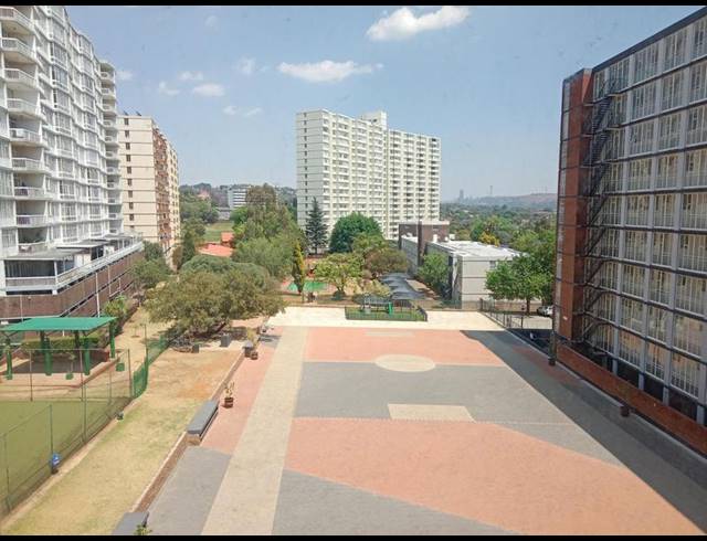 2 BEDROOM APARTMENT FOR SALE IN BEDFORD GARDENS